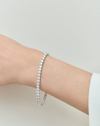 Vandam 8.8ct round brilliant tennis bracelet side profile 18ct white gold